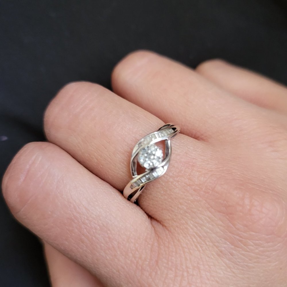 Sterling Silver 10K Size 7 Diamond Ring